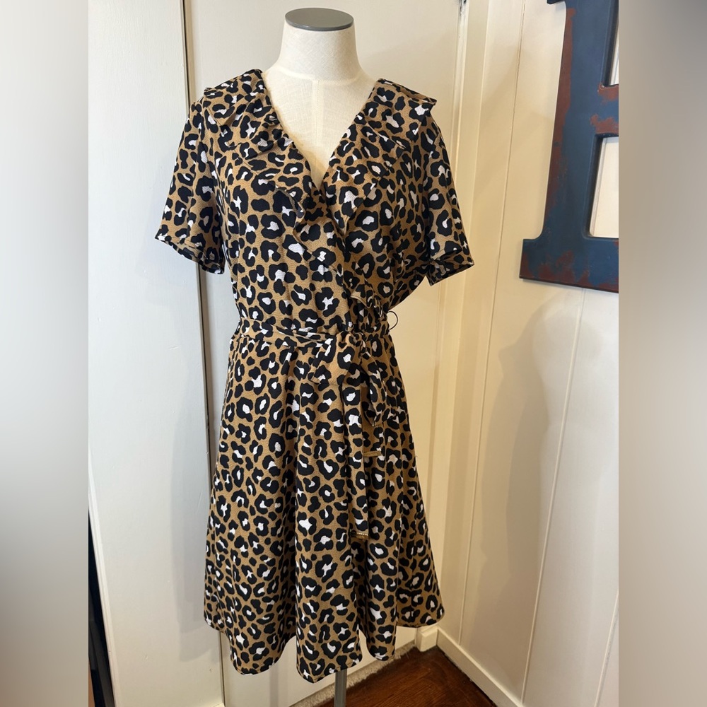 Michael Kors Leopard Print Midi wrap Dress ruffle neck in Tan and Black Sz M